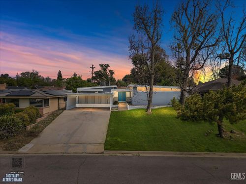 1815 Ridgewood Dr, Bakersfield, CA, 93306 | Card Image
