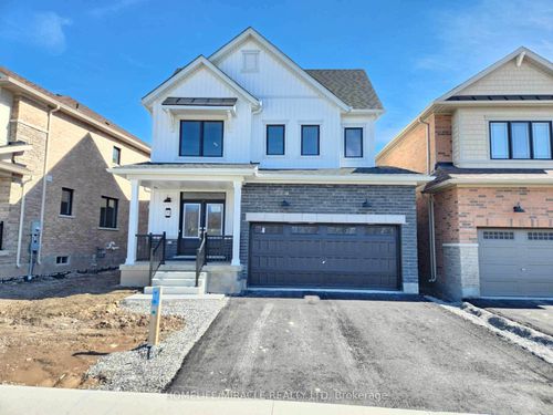 70 Eastbridge Ave, Welland, ON, L3B0M2 | Card Image