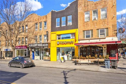 3617 30th Ave, Astoria, NY, 11103-4388 | Card Image