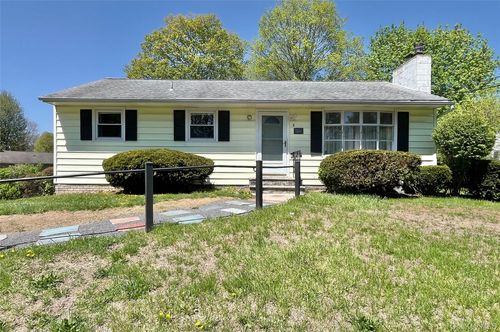 2 Long Meadow Dr, Staatsburg, NY, 12580-6113 | Card Image