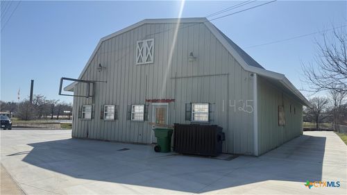 1425 N Main St, Taylor, TX, 76574 | Card Image