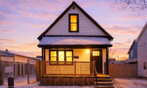 131 Duncan St, Welland, ON, L3B2E4 | Card Image
