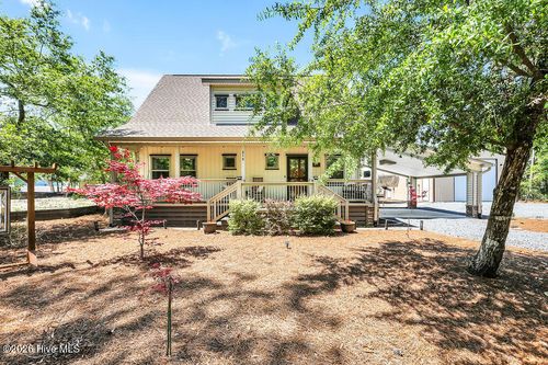 319 Ne 42nd St, Oak Island, NC, 28465-5450 | Card Image