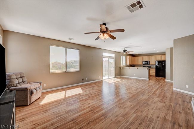 8112 Jasmine Hollow Ct, House other with 3 bedrooms, 3 bathrooms and null parking in Las Vegas NV | Image 9