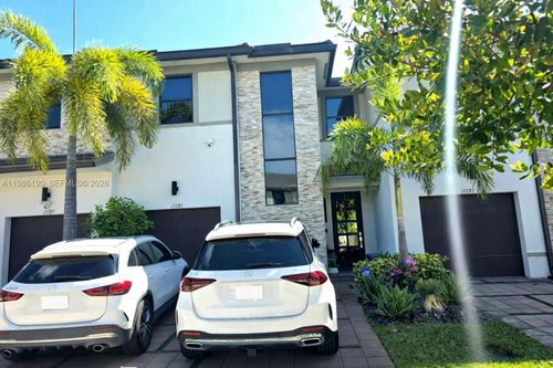 15785 Nw 91st Ct, Miami Lakes, FL, 33018-6360 | Card Image