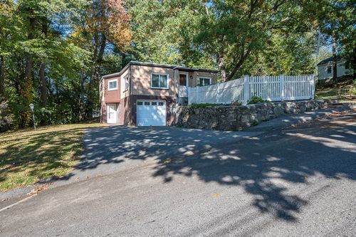 32 Tyson Rd, Worcester, MA, 01606 | Card Image