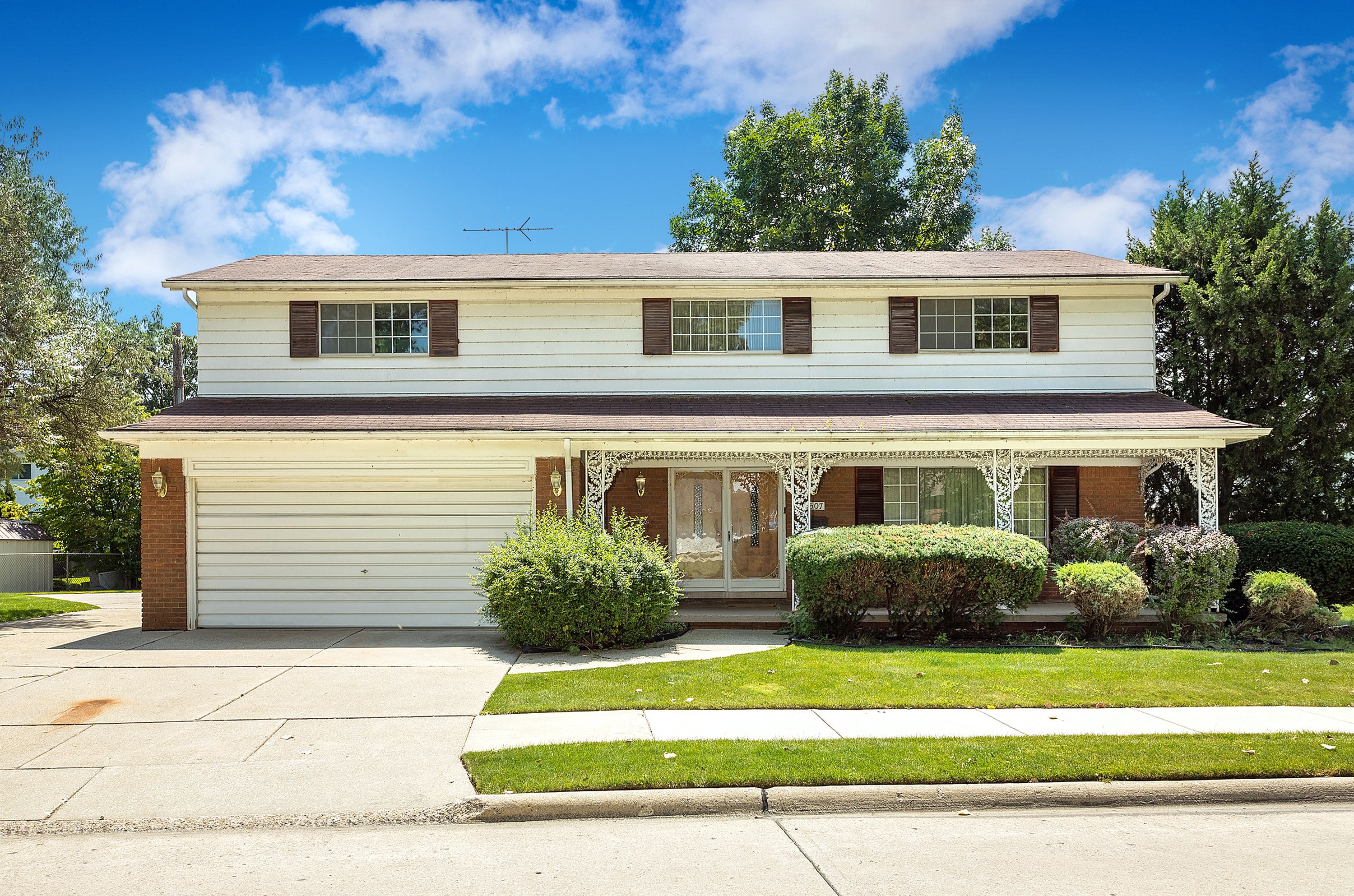 Yorktown St, Grosse Pointe Woods, MI 48236