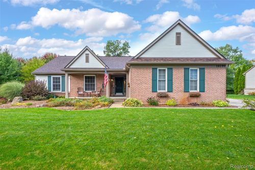 10199 Wellington Dr, Clarkston, MI, 48348-1556 | Card Image