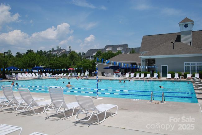 Join the beach club and enjoy the summer at the pool! | Image 47