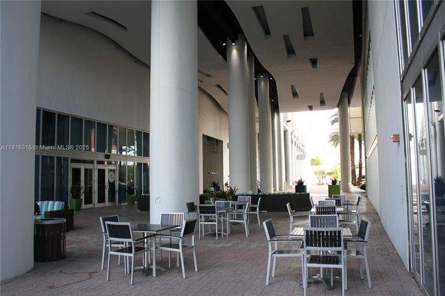 APT-3606 - 185 Sw 7 Th St, Condo with 0 bedrooms, 1 bathrooms and null parking in Miami FL | Image 24