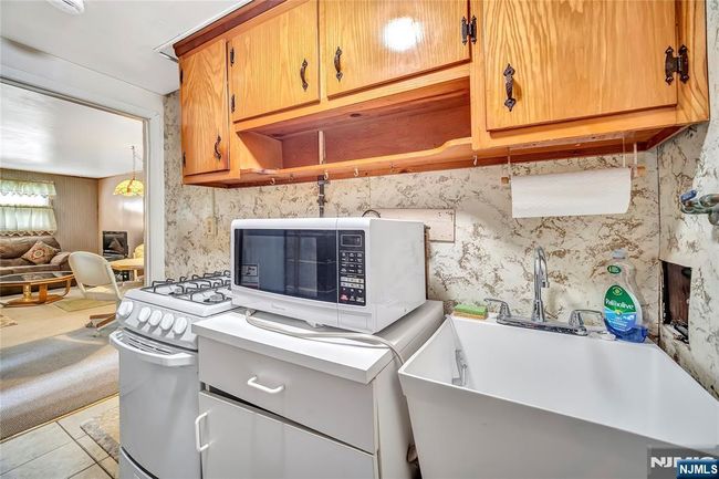 144 Caroline Rd, House other with 4 bedrooms, 3 bathrooms and null parking in Paramus NJ | Image 35