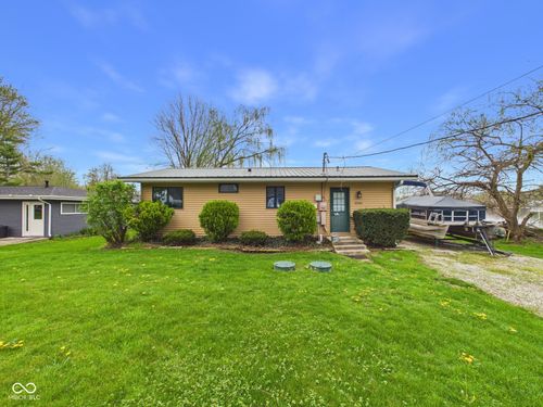 8746 S Valentine Rd, Claypool, IN, 46510-9389 | Card Image