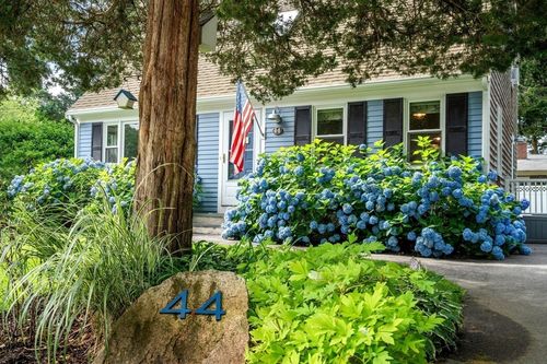 44 Hillside Ave, North Falmouth, MA, 02556-2622 | Card Image