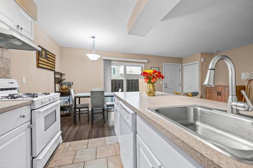 21627 E 11 Mile Rd, Saint Clair Shores, MI, 48081-1636 | Card Image