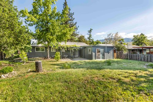 374 Cambridge St, Ashland, OR, 97520-1004 | Card Image