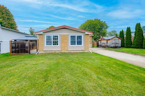 427 Highland Dr, Kincardine, ON, N2Z1X4 | Card Image