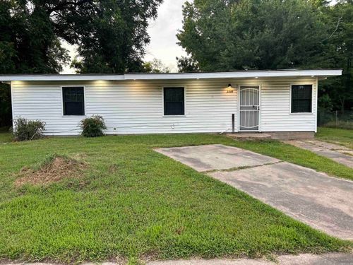 3305 Jonquil St, Pine Bluff, AR, 71603-3855 | Card Image