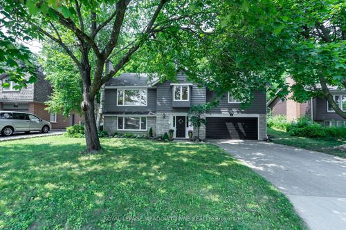 230 Kribs St, Cambridge, ON, N3C2L7 | Card Image