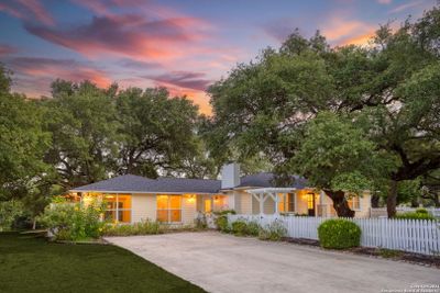 133 N School St, House other with 3 bedrooms, 3 bathrooms and null parking in Boerne TX | Image 3