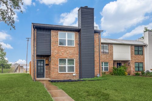 301 Towne House Ln, Richardson, TX, 75081-3525 | Card Image