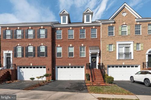20209 Center Brook Sq, Potomac Falls, VA, 20165-5195 | Card Image