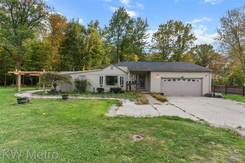 45055 Mcbride Ave, Van Buren Twp, MI, 48111-1334 | Card Image