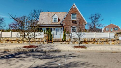 60 Meadowbrook Rd, Fairfield, CT, 06824-5234 | Card Image