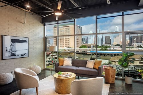 ste-106-601 Brushy St, Austin, TX, 78702-3278 | Card Image