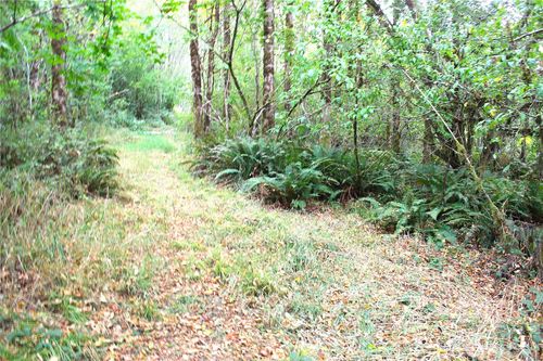 22 Western Ln, Oakville, WA, 98568-9742 | Card Image