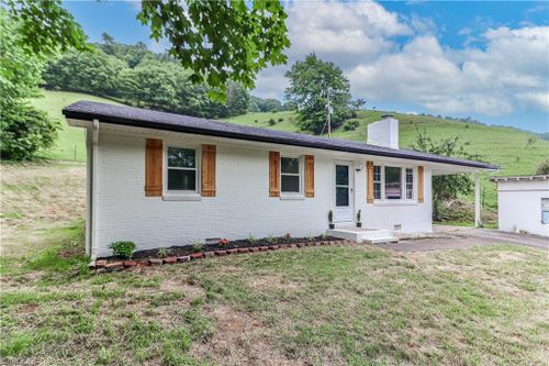 17396 Nc Highway 194 N, Grassy Creek, NC, 28631-9212 | Card Image