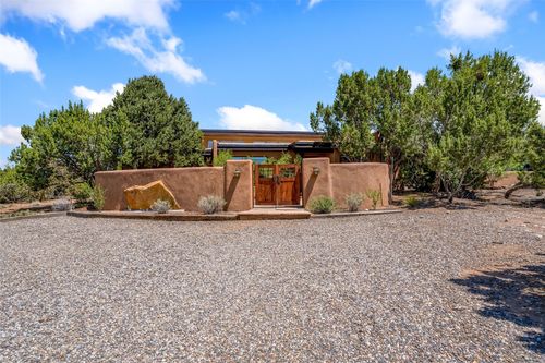 770 Coyote Ridge Road, Santa Fe, NM, 87507 | Card Image