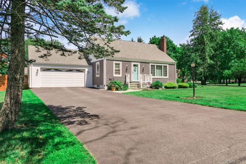 49 Regent St, East Patchogue, NY, 11772-5733 | Card Image