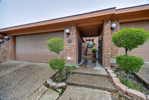 12 Village Green Ct, Denison, TX, 75020-3941 | Card Image