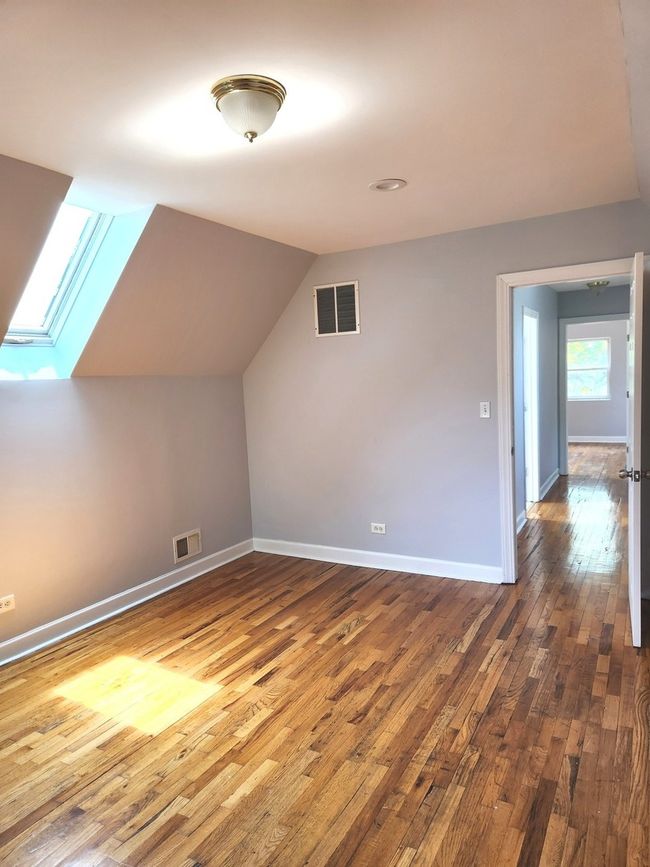 APT-2 - 5325 S Honore St, Home with 3 bedrooms, 2 bathrooms and null parking in Chicago IL | Image 17
