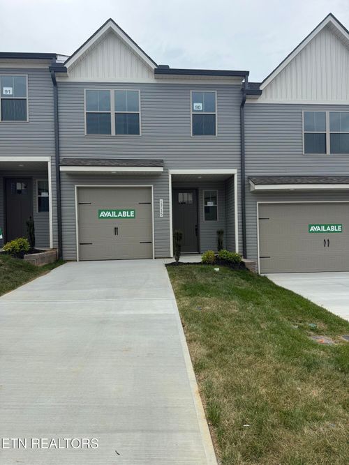 1715 Bennett Village Dr, Maryville, TN, 37804-2100 | Card Image
