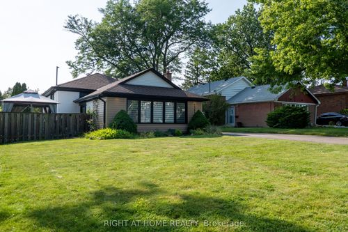 1262 De Quincy Cres, Burlington, ON, L7P1E4 | Card Image