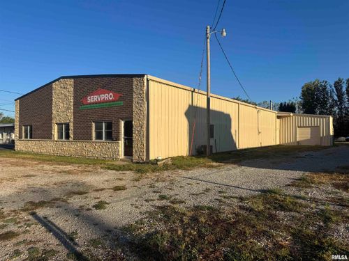 105 31st Ave, Rock Island, IL, 61201-5916 | Card Image