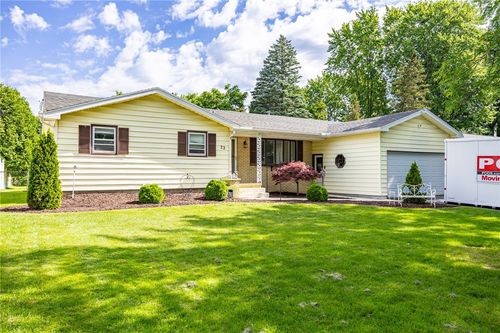 22 Glen Oaks Dr, Gates, NY, 14624-1405 | Card Image