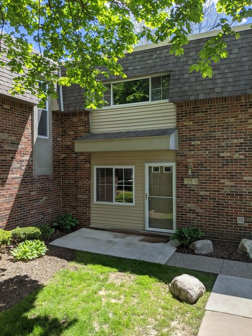 apt-b-535 Longshore Dr, Ann Arbor, MI, 48105-4615 | Card Image