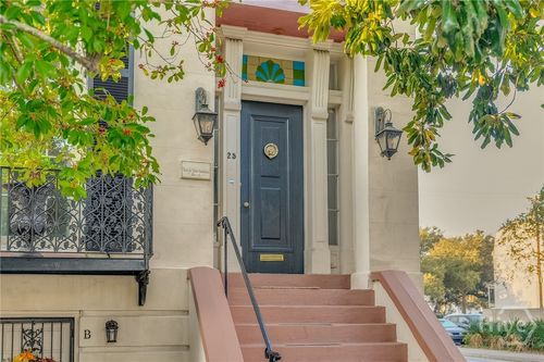 25 Perry St, Savannah, GA, 31401-3924 | Card Image