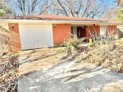 1422 Leona Mitchell Blvd, Enid, OK, 73701-8214 | Card Image