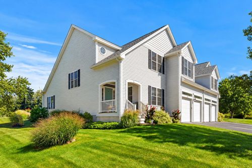 44-5 Blossom Lane, Stratham, NH, 03885 | Card Image