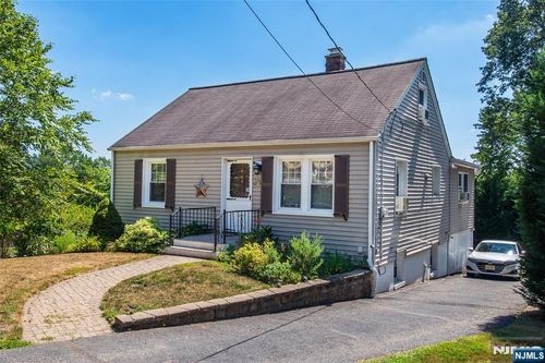 40 Prospect Rd, Wayne, NJ, 07470-3942 | Card Image