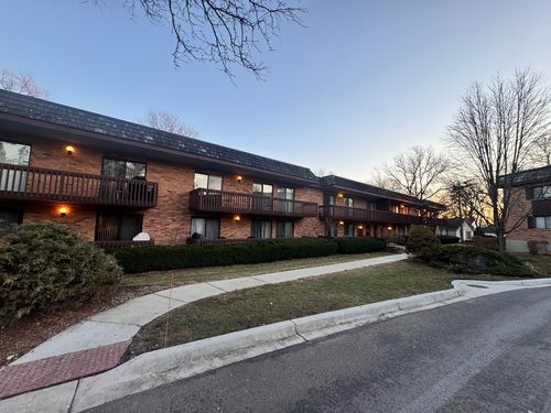 apt-107-8200 Woodglen Ln, Downers Grove, IL, 60516-4575 | Card Image
