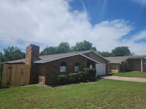 1305 Whittenburg Dr, Fort Worth, TX, 76134-3713 | Card Image
