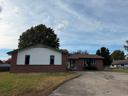 8 Dakota Pl, Muskogee, OK, 74403-7753 | Card Image
