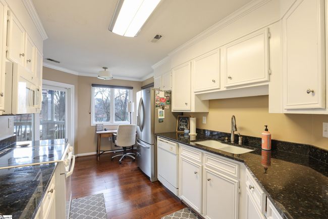 206 Holiday E, Condo with 2 bedrooms, 3 bathrooms and 1 parking in Clemson SC | Image 9