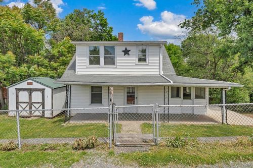 1913 Willis St, Salem, VA, 24153-4527 | Card Image