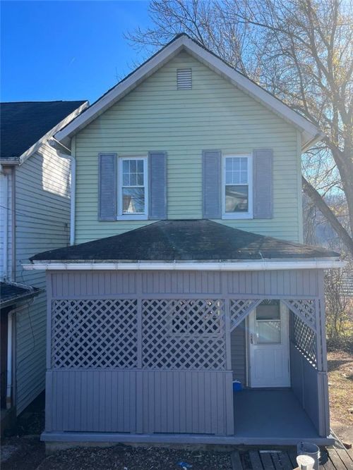 4 Howe St, Elrama, PA, 15038-1015 | Card Image
