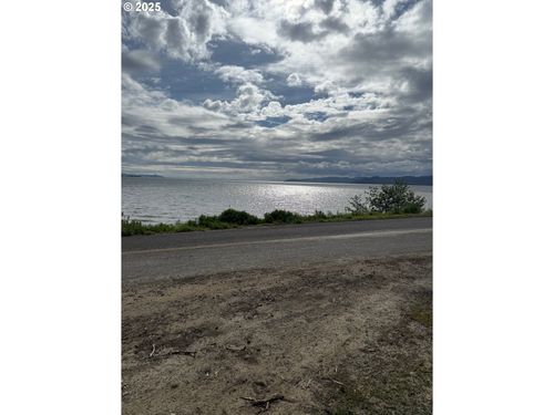 1049 Altoona Pillar Rock Rd, Rosburg, WA, 98643-9668 | Card Image